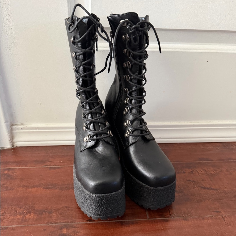 New Lamoda Black Platform Lace-Up Boots w side zip